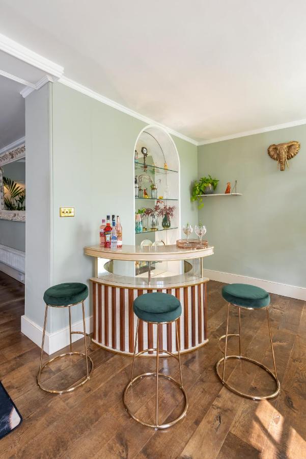 Cotswold Manor House - Country House Retreat With Hot Tub, Ideal For Large Groups Petty France Kültér fotó