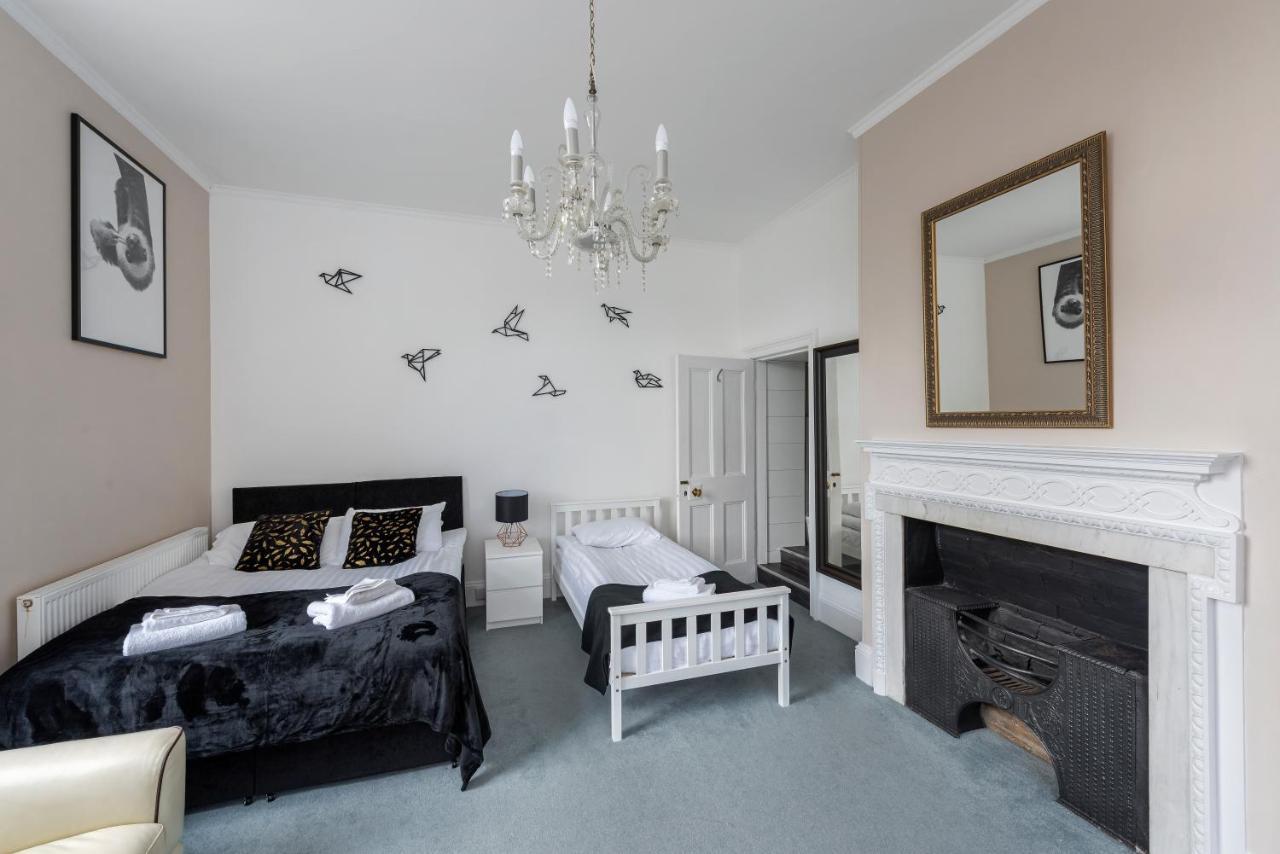 Cotswold Manor House - Country House Retreat With Hot Tub, Ideal For Large Groups Petty France Kültér fotó