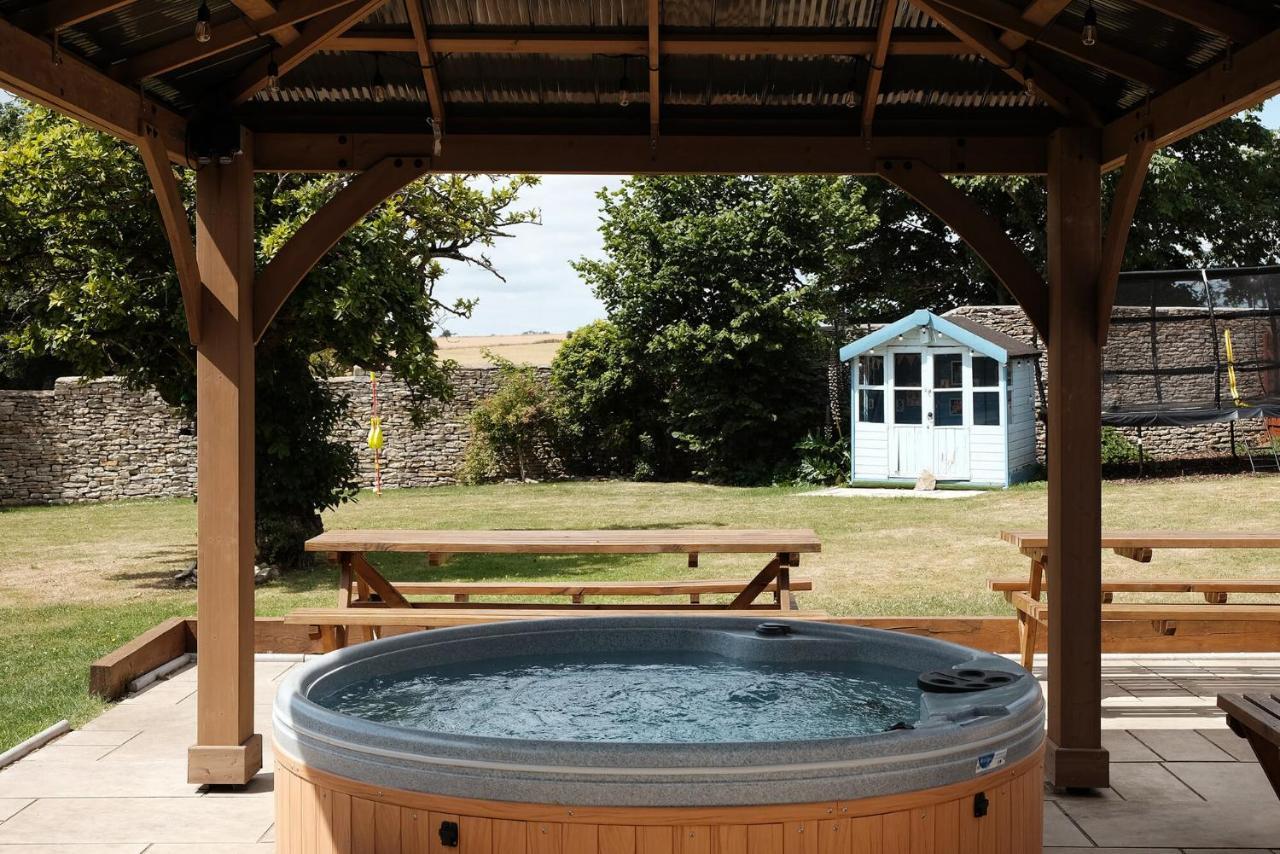 Cotswold Manor House - Country House Retreat With Hot Tub, Ideal For Large Groups Petty France Kültér fotó
